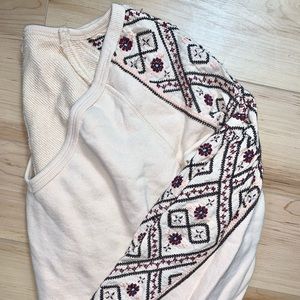 FreePeople V-Neck Sweater Detailed Sleeve, Medium